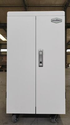 Wózek do ładowania iPadów z gniazdami zasilania AC, 42 porty